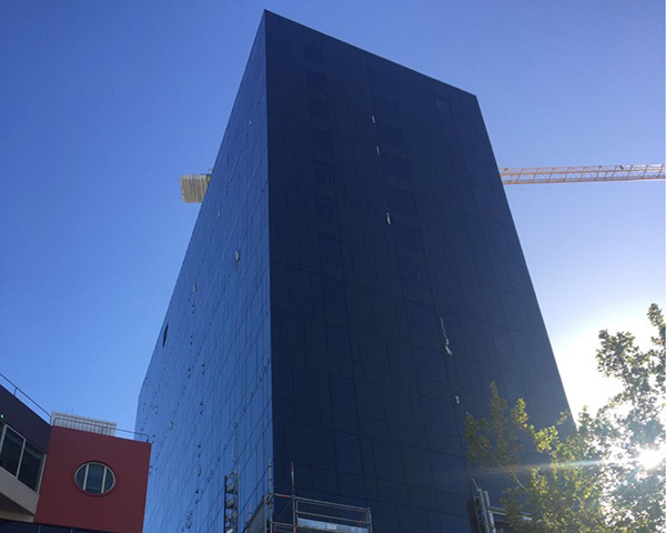 在裝修中，沈陽(yáng)玻璃幕墻安裝與維護(hù)措施是怎樣的呢？